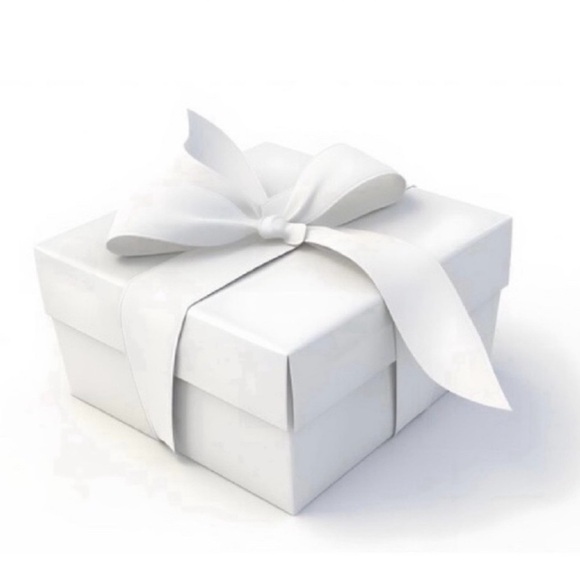 $98 Kate Spade ‘love bug’ cuff bracelet in silver - Picture 2 of 10